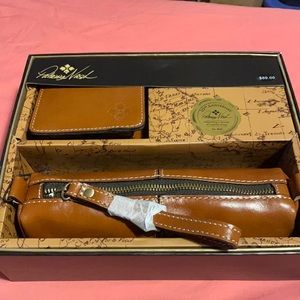 Patricia Nash wallet and make up bag set